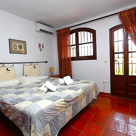 Flora Villa